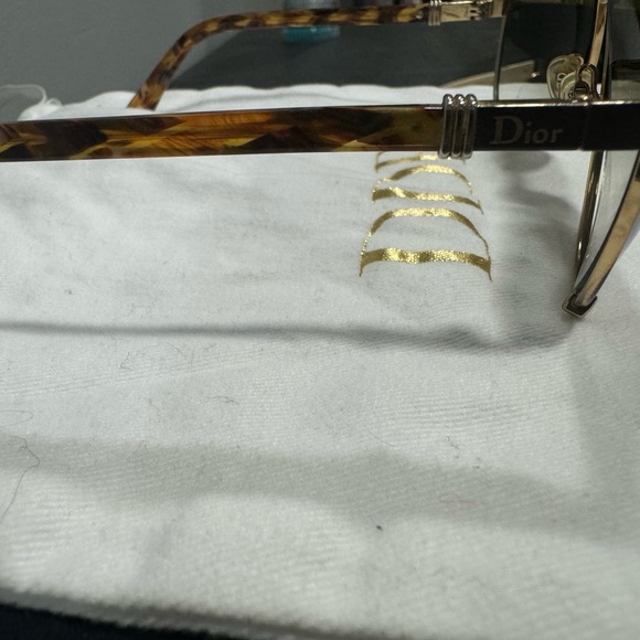 CHRISTIAN DIOR used in a good condition 
Goldtone Metal And Tortoise - Picture 4 of 10